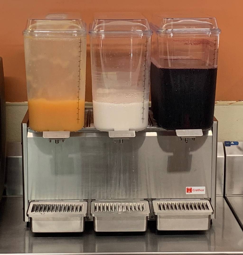 El Amigo Mexican Restaurant | restaurant | 404 W Chatham St, Cary, NC 27511, USA | 9193770013 OR +1 919-377-0013