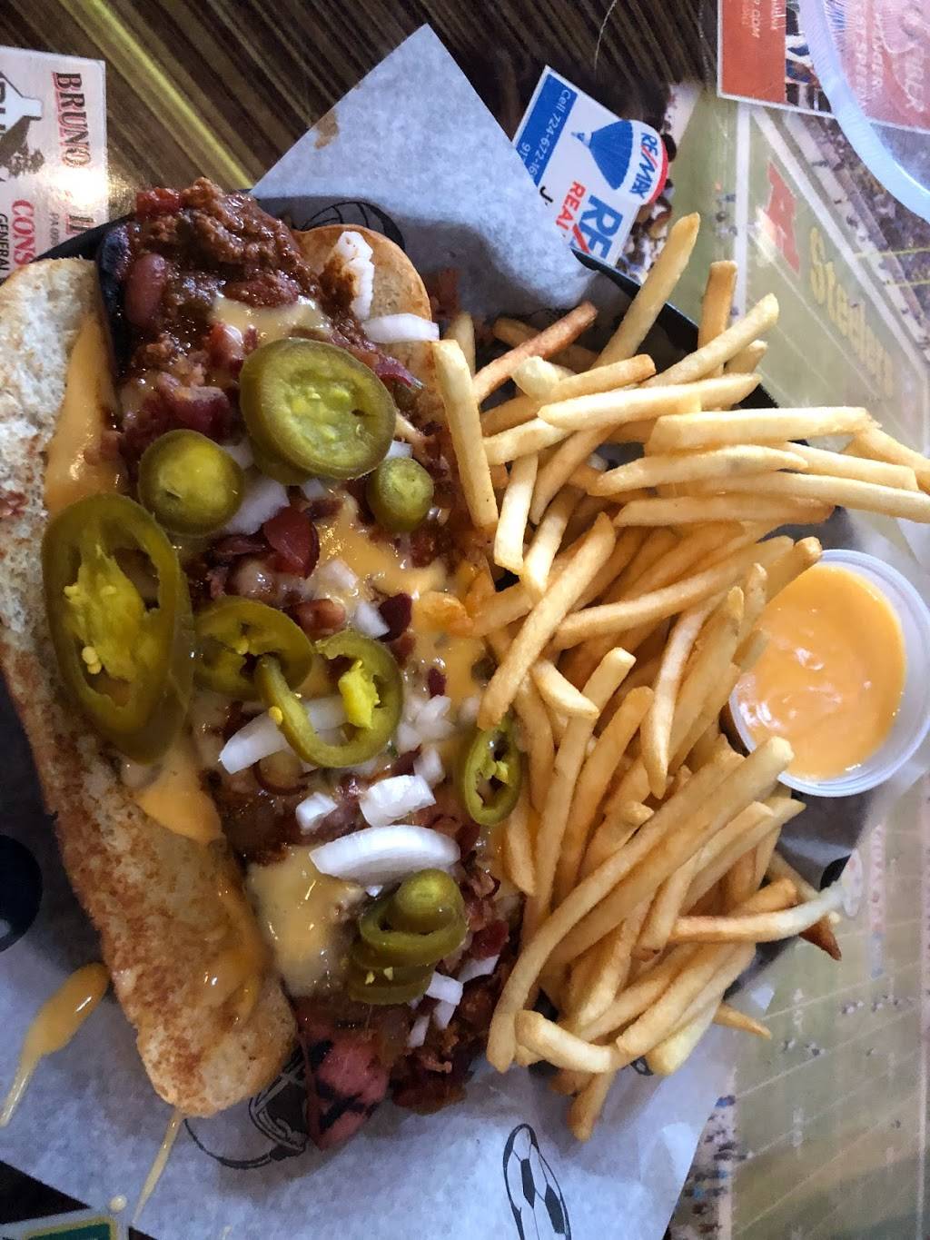 Dinos Sports Lounge | restaurant | 1020 Towne Square Dr, Greensburg, PA 15601, USA | 7246910182 OR +1 724-691-0182