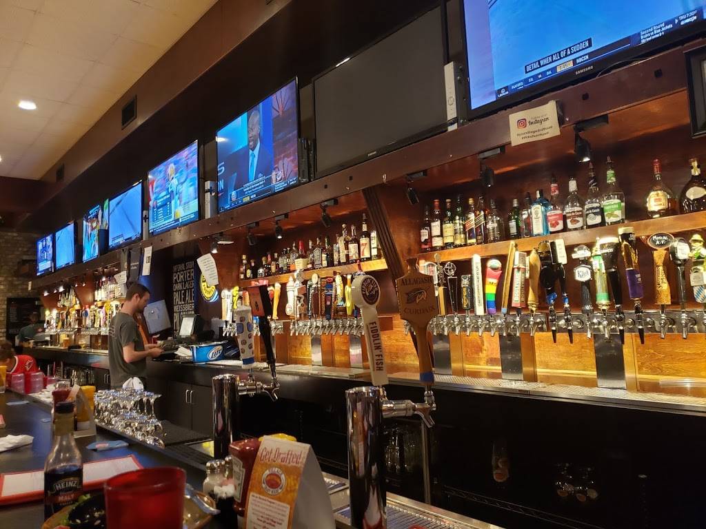 Village Draft House | restaurant | 428 Daniels St, Raleigh, NC 27605, USA | 9198331373 OR +1 919-833-1373