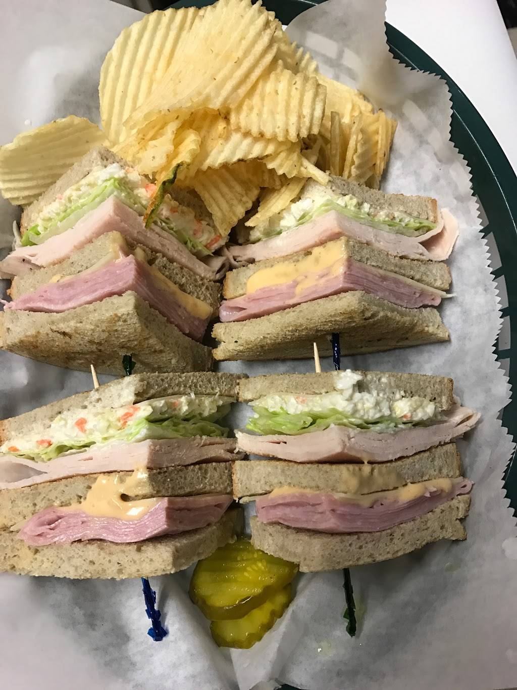 Moyers Country Kitchen | restaurant | 965 PA-940, Pocono Lake, PA 18347, USA | 5706437377 OR +1 570-643-7377