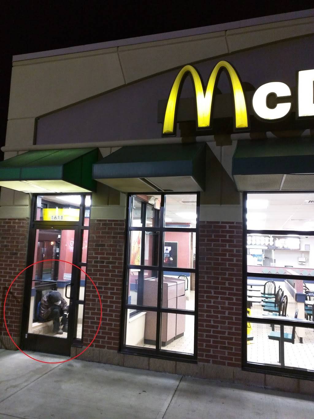 McDonalds | cafe | 1611 N Meridian St, Indianapolis, IN 46202, USA | 3179201258 OR +1 317-920-1258