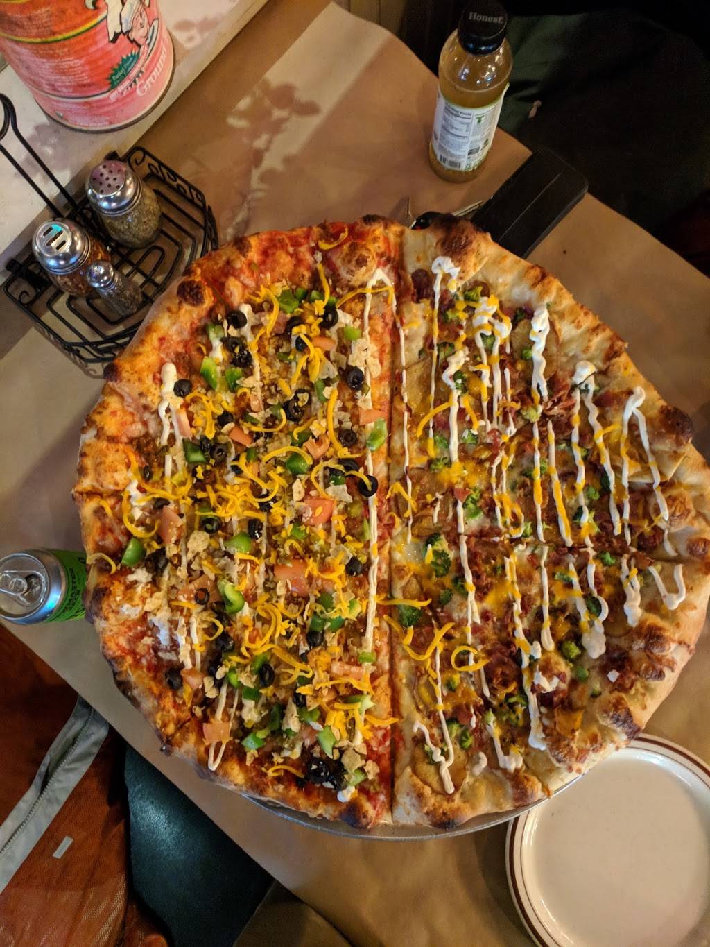 Berkshire Pizzeria | restaurant | 72 Main St, Charlemont, MA 01339, USA | 4133375501 OR +1 413-337-5501