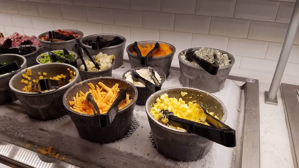 Ruby Tuesday | restaurant | 403 Grand Central Ave, Vienna, WV 26105, USA | 3044227003 OR +1 304-422-7003