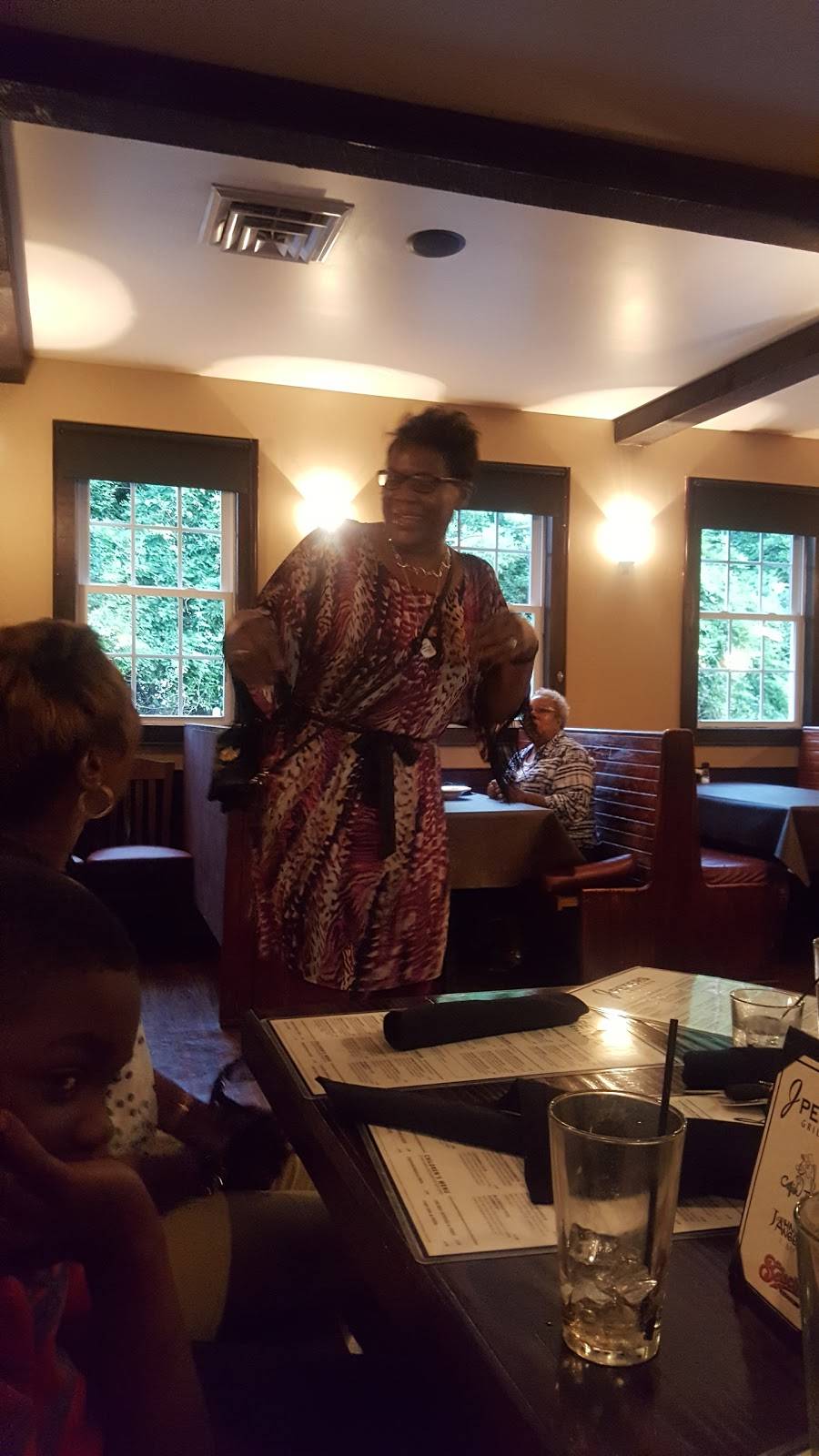 J Peters Grill & Bar Greenwood | restaurant | 715 Montague Ave, Greenwood, SC 29649, USA | 8642234538 OR +1 864-223-4538