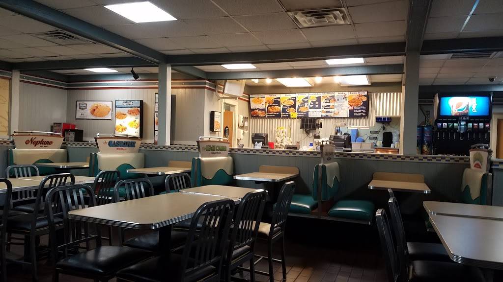 Long John Silvers | restaurant | 959 N Beach St, Fort Worth, TX 76111, USA | 8173497176 OR +1 817-349-7176