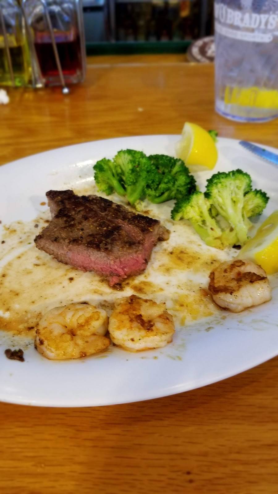 Beef O Bradys | restaurant | 8810 N Himes Ave, Tampa, FL 33614, USA | 8139362058 OR +1 813-936-2058