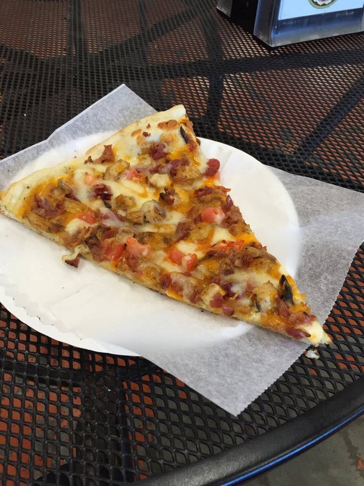 Tuscaneros Pizza | restaurant | 113 Mill Plain Rd, Danbury, CT 06811, USA | 2037918654 OR +1 203-791-8654