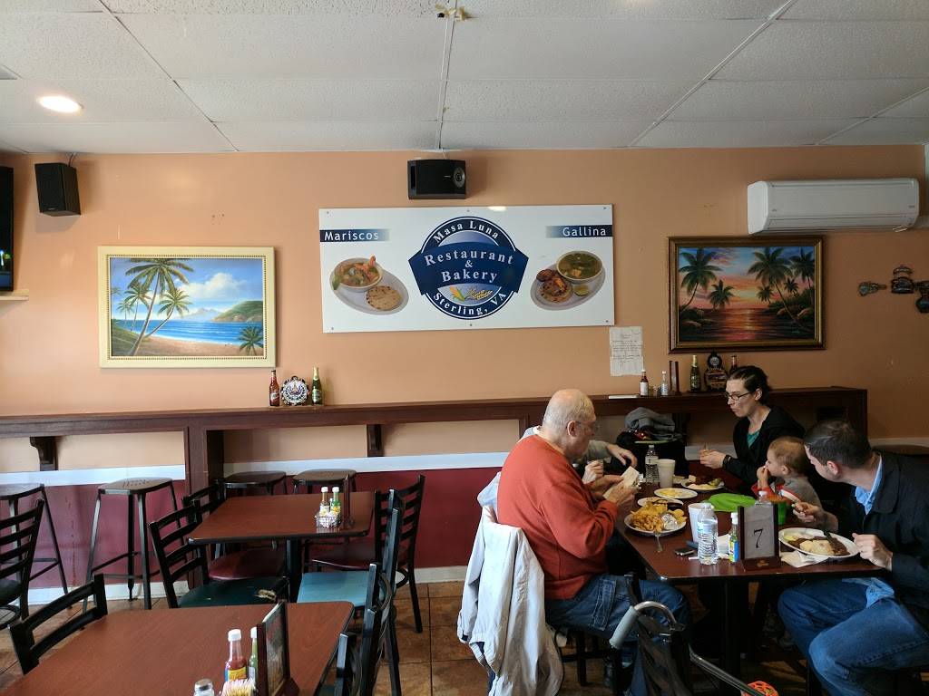 Masa Luna | restaurant | 209 E Holly Ave, Sterling, VA 20164, USA | 7034447333 OR +1 703-444-7333