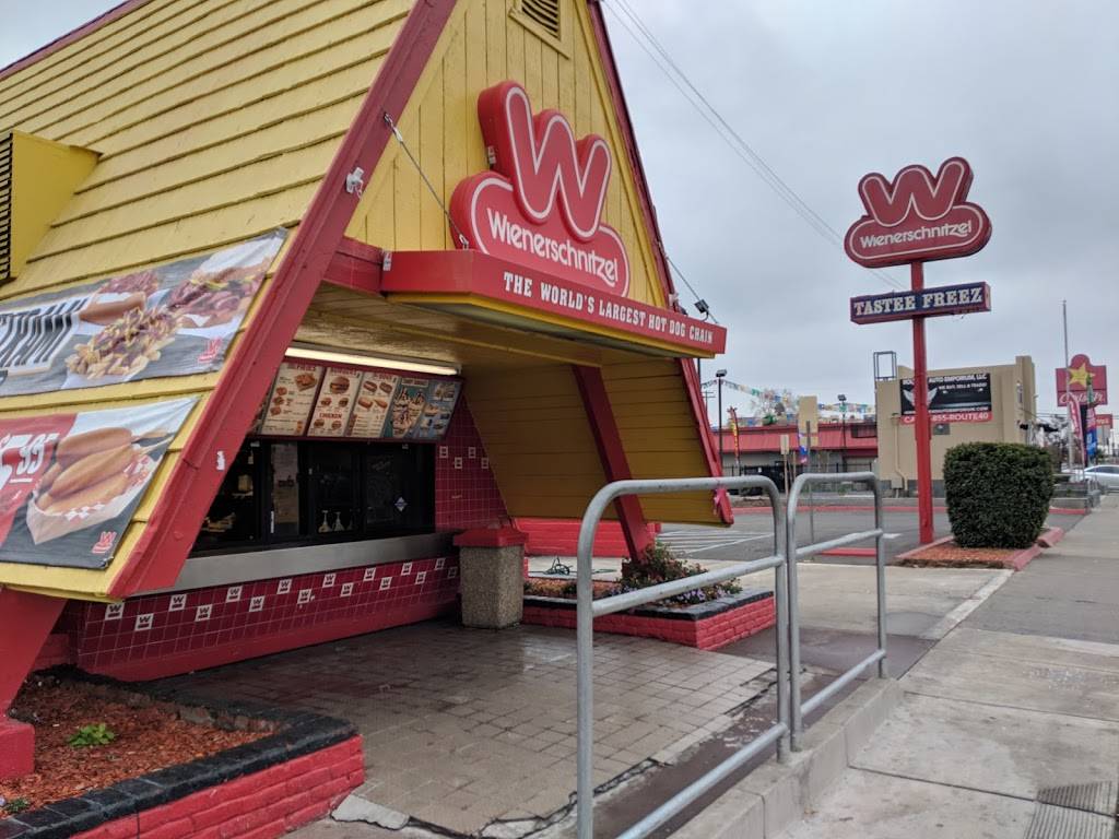 Wienerschnitzel | restaurant | 845 East El Camino Ave, Sacramento, CA 95815, USA | 9169277072 OR +1 916-927-7072