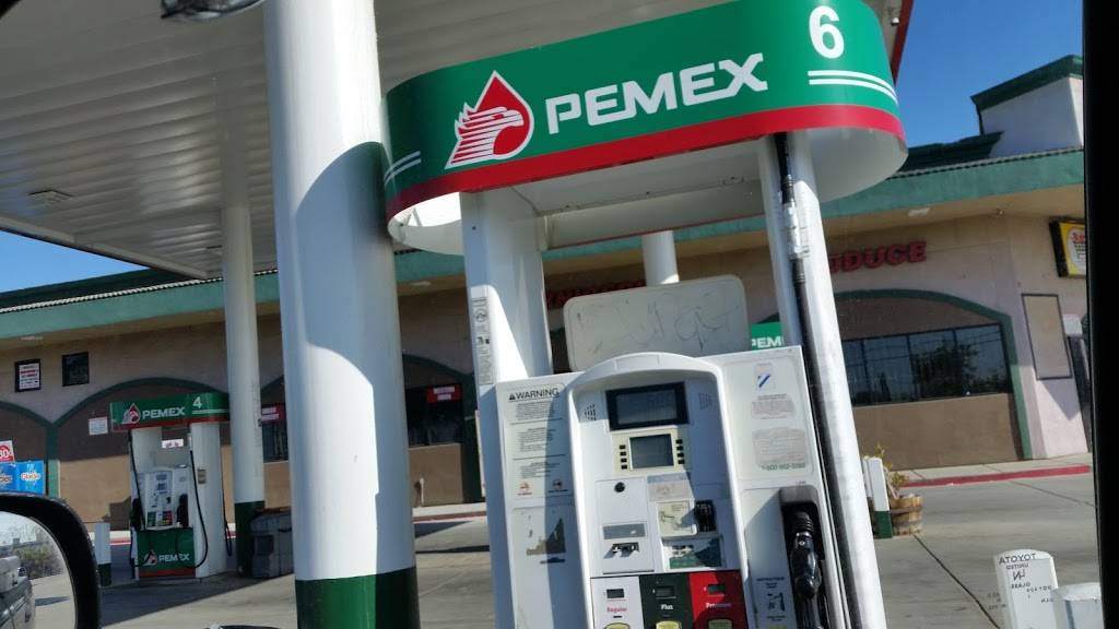 Taqueria 3 Gallos | restaurant | 250 White Ln, Bakersfield, CA 93307, USA | 6617353959 OR +1 661-735-3959