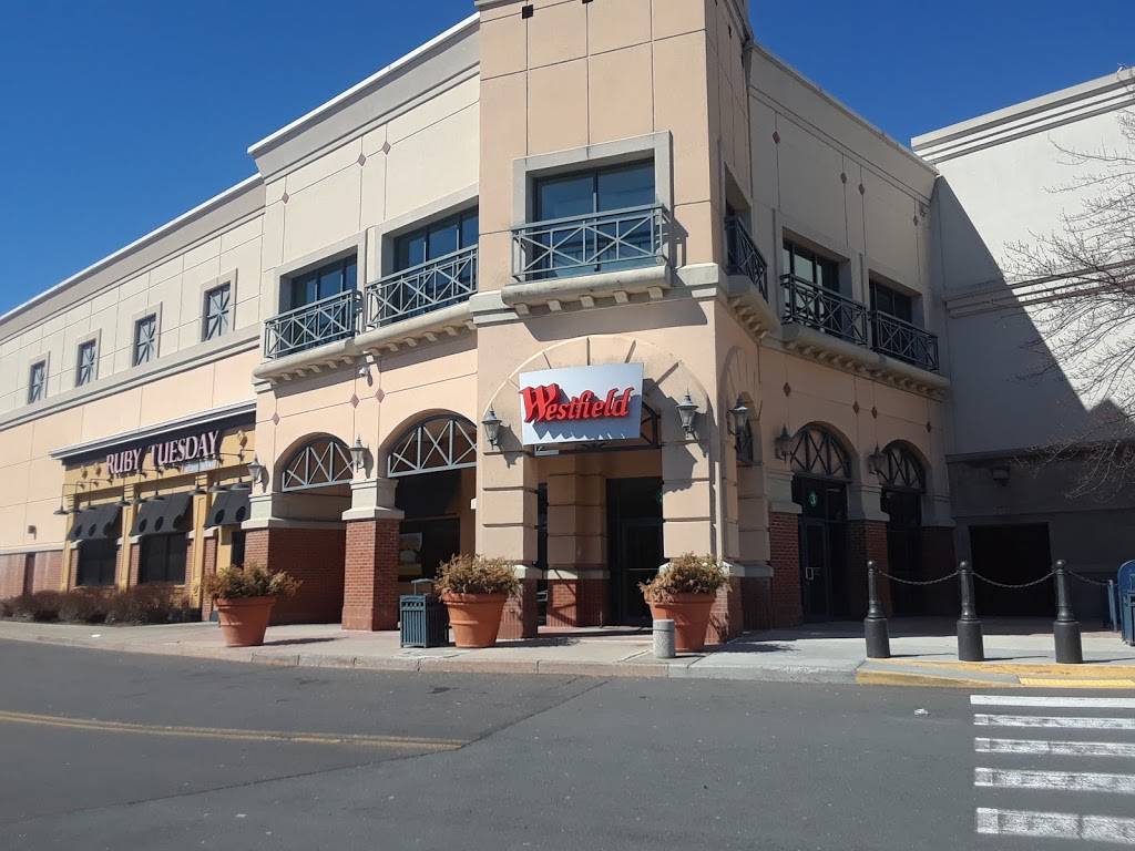 Ruby Tuesday | restaurant | 470 Lewis Ave, Meriden, CT 06450, USA | 2036301703 OR +1 203-630-1703