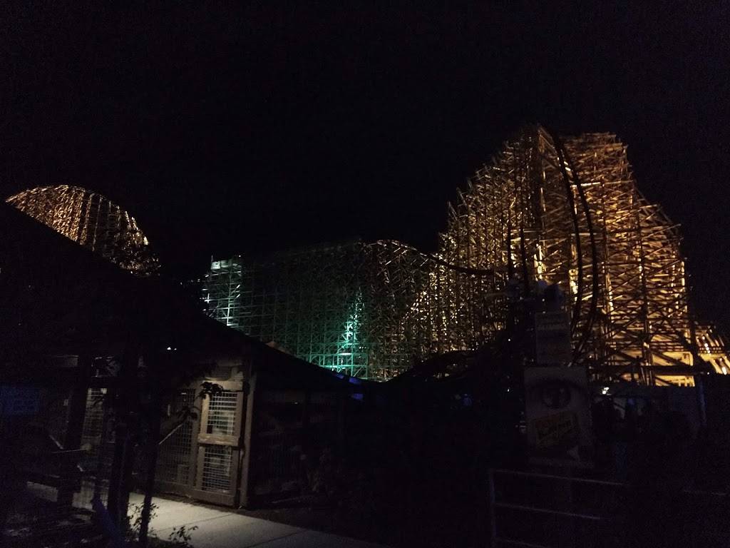 The Round Up | restaurant | 1 Cedar Point Dr, Sandusky, OH 44870, USA | 4196272350 OR +1 419-627-2350