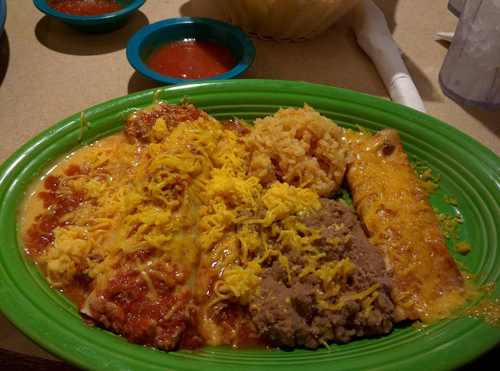 Neives Mexican Food & Catering | restaurant | 119 E 9th Ave, Winfield, KS 67156, USA | 6202297600 OR +1 620-229-7600