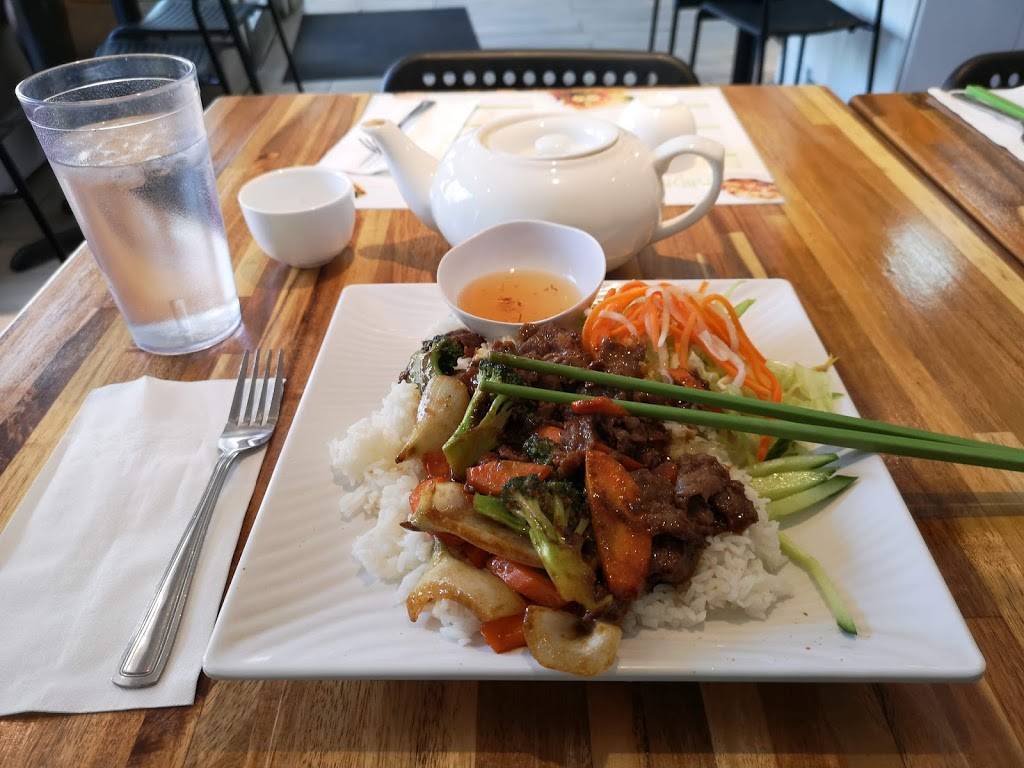 Banh Mi Madame Ly | restaurant | 766 Rue Beaubien E, Montréal, QC H2S 1S7, Canada | 5143794500 OR +1 514-379-4500