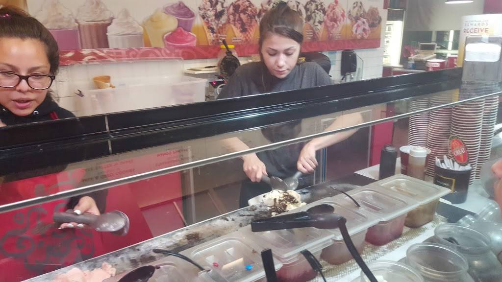 Cold Stone Creamery | bakery | 215 N Moorpark Rd A, Thousand Oaks, CA 91360, USA | 8055570600 OR +1 805-557-0600