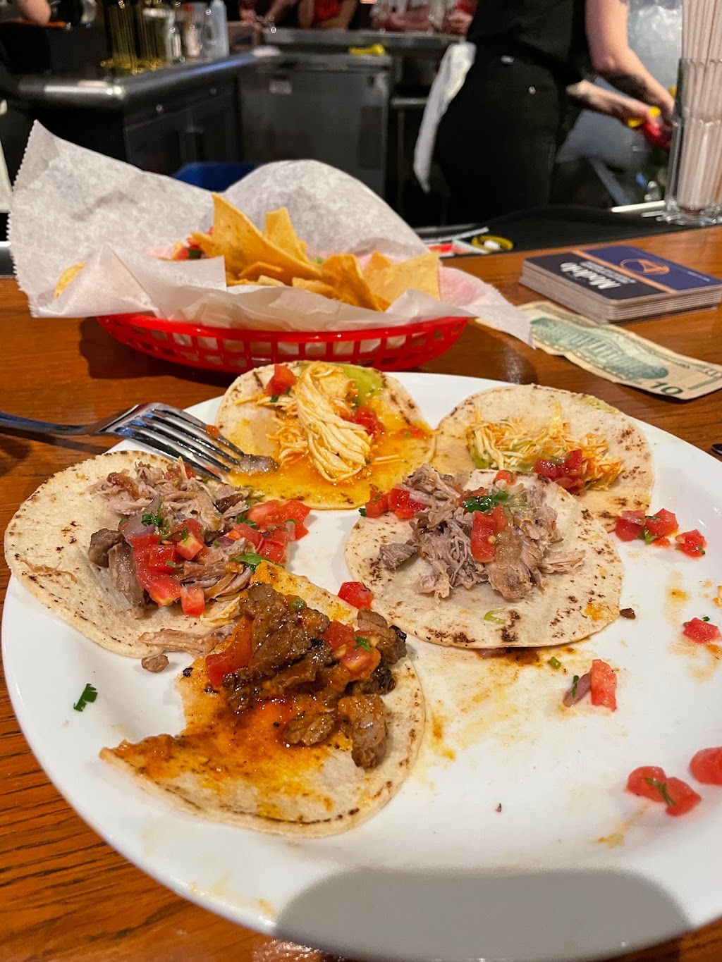 Underdogs Cantina | restaurant | 128 King St, San Francisco, CA 94107, USA | 4154166873 OR +1 415-416-6873