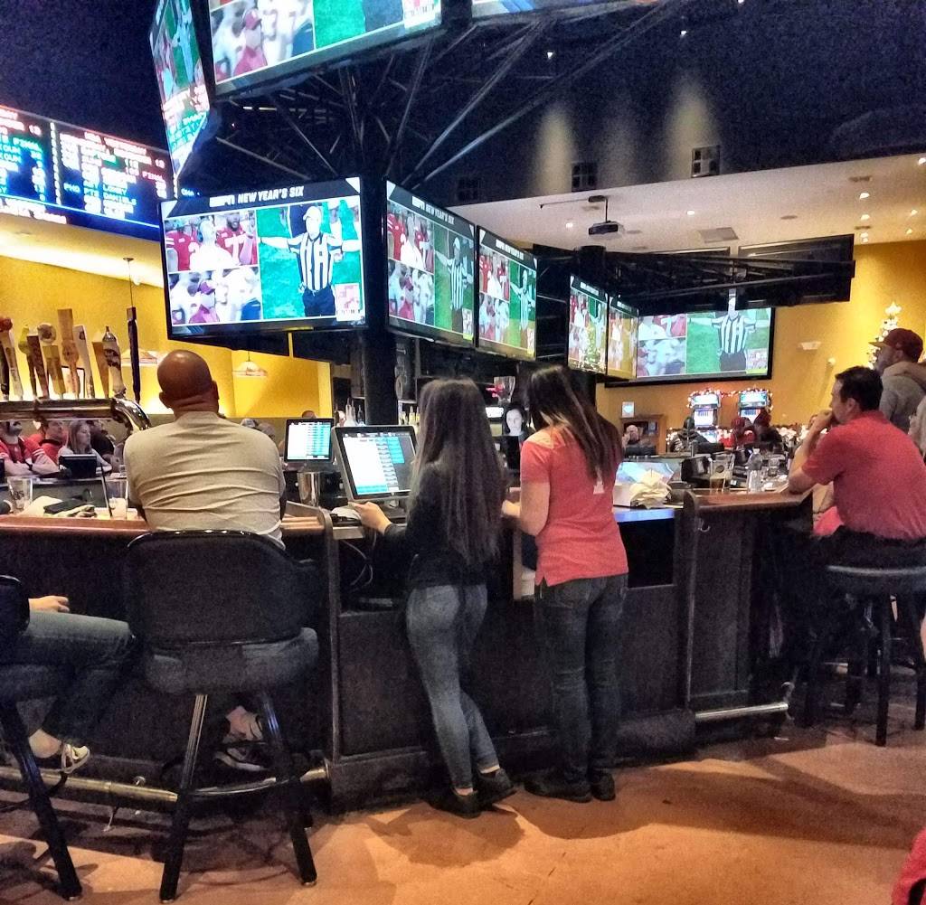 Sporting Life Bar | restaurant | 7770 S Jones Blvd, Las Vegas, NV 89139, USA | 7023314647 OR +1 702-331-4647