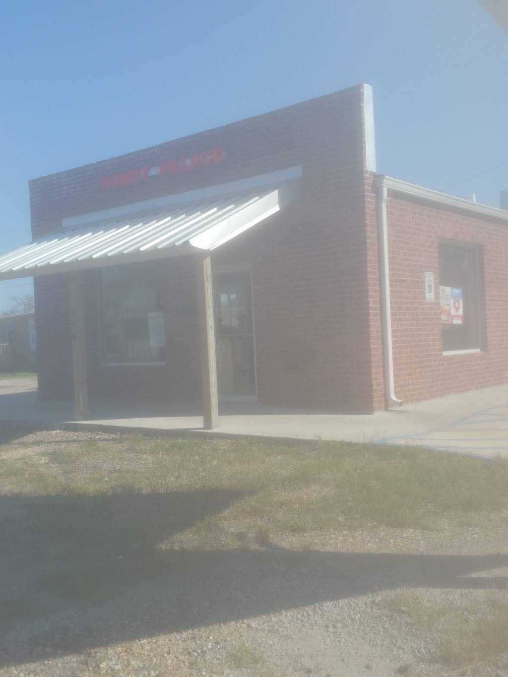 Donut Palace | restaurant | 754 Napoleon Ave, Sunset, LA 70584, USA | 3376623521 OR +1 337-662-3521