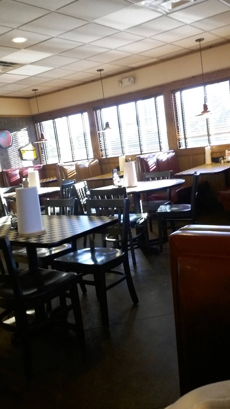 Pizza Hut | meal takeaway | 1315 Forestdale Blvd, Forestdale, AL 35214, USA | 2057987756 OR +1 205-798-7756