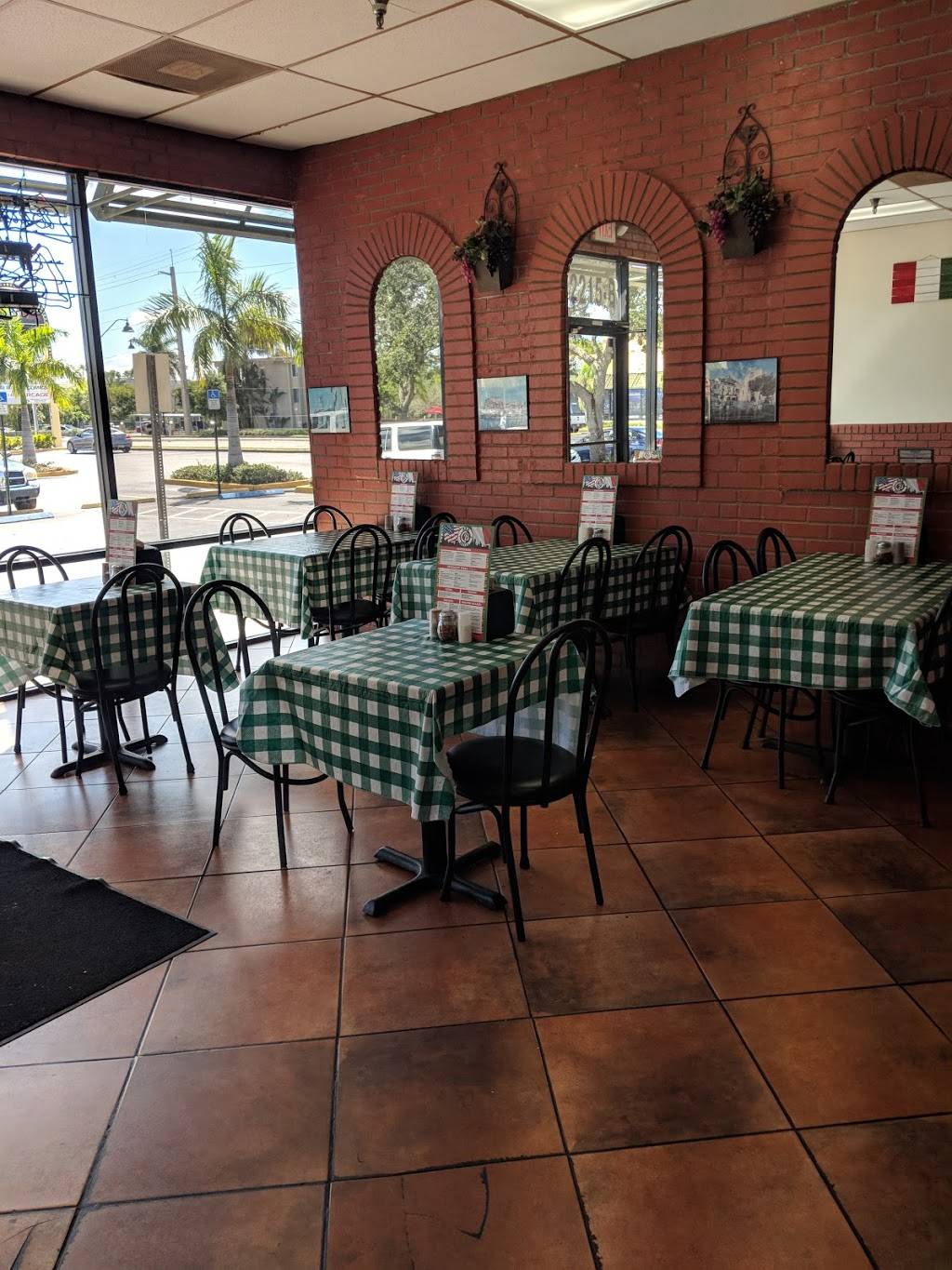 Chicago Calzone | meal delivery | 2215 Winkler Ave, Fort Myers, FL 33901, USA | 2393374646 OR +1 239-337-4646