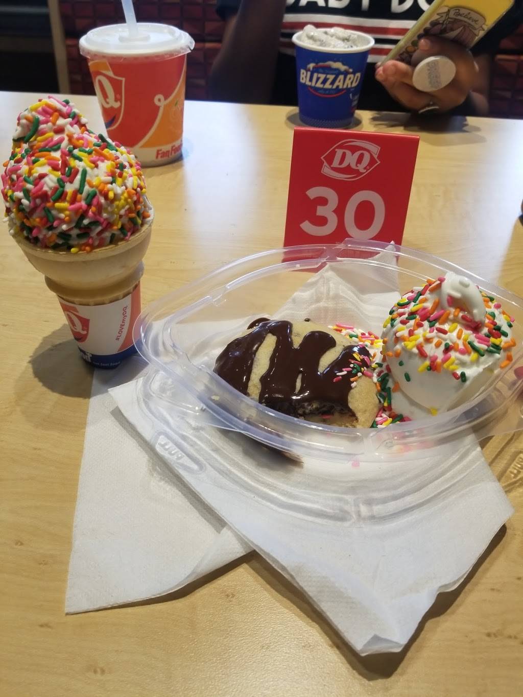 Dairy Queen Grill & Chill | restaurant | 960 W Mitchell Hammock Rd, Oviedo, FL 32765, USA | 4075427726 OR +1 407-542-7726