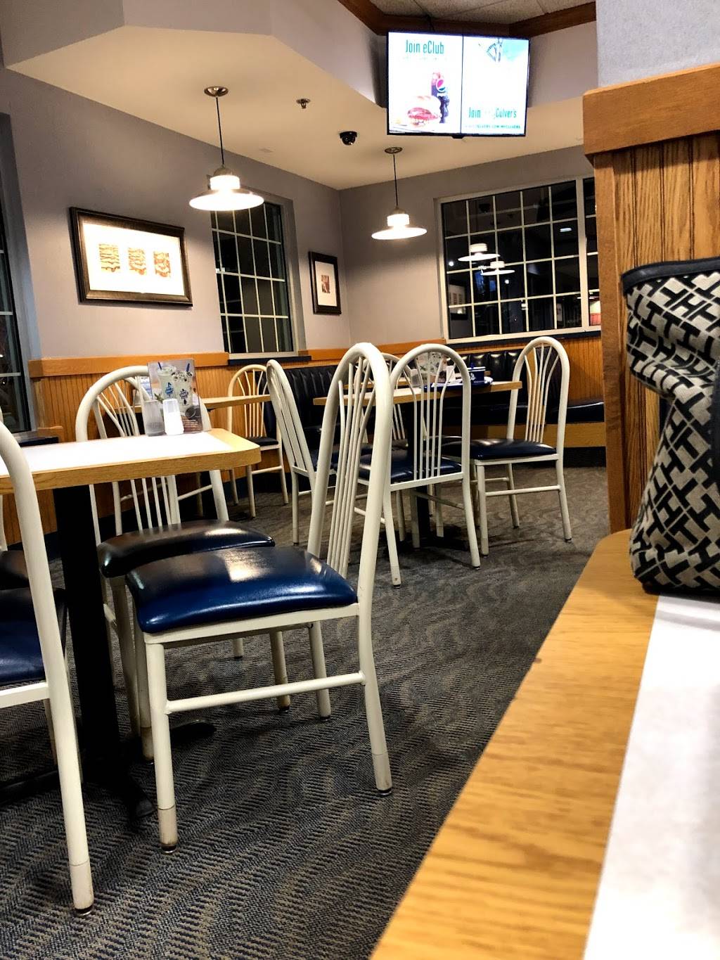 Culvers | restaurant | 220 Oak Creek Plaza, Mundelein, IL 60060, USA | 8475666900 OR +1 847-566-6900