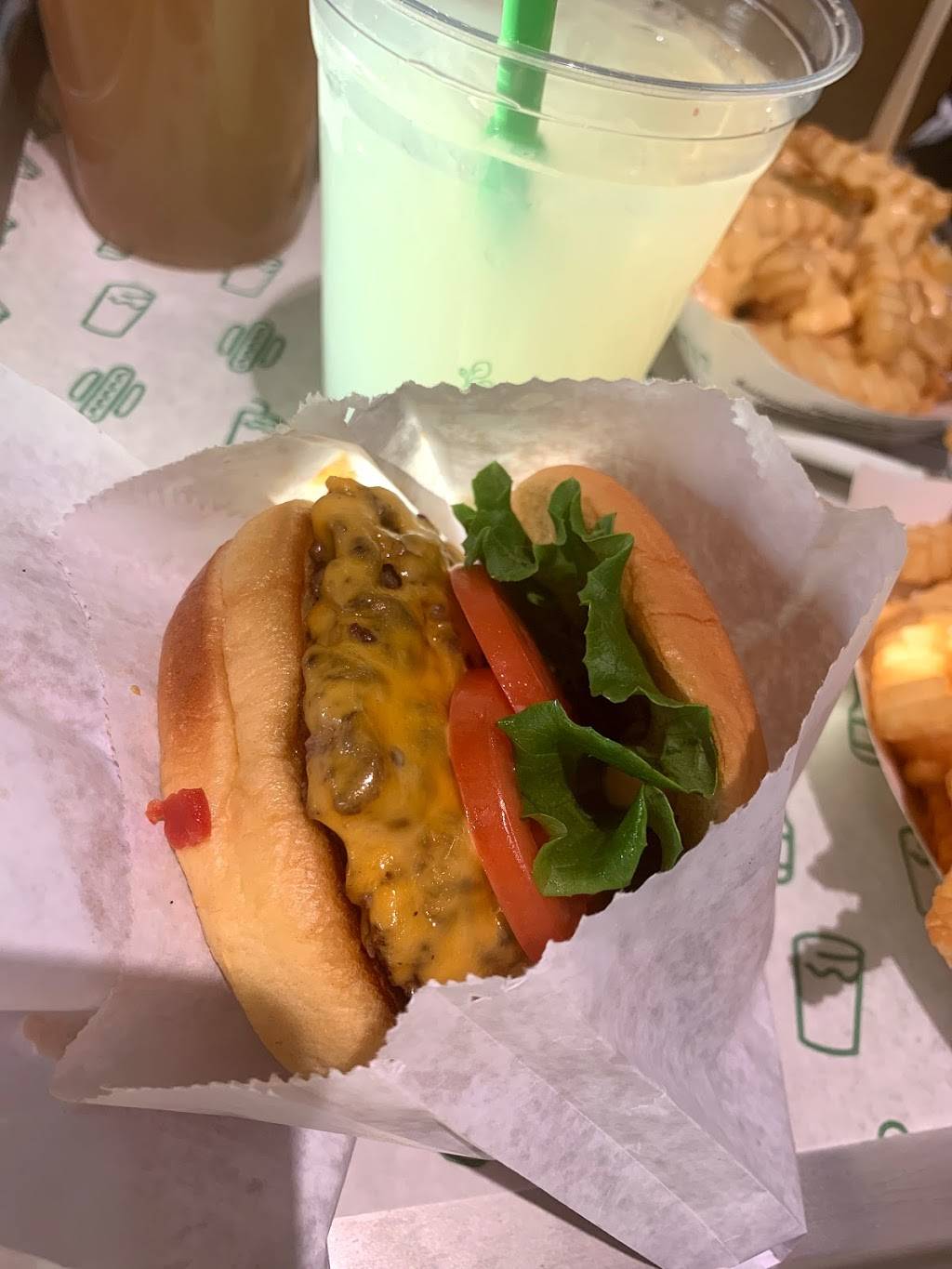 Shake Shack | restaurant | 5500 Greenville Ave Unit #505, Dallas, TX 75206, USA | 4695015031 OR +1 469-501-5031