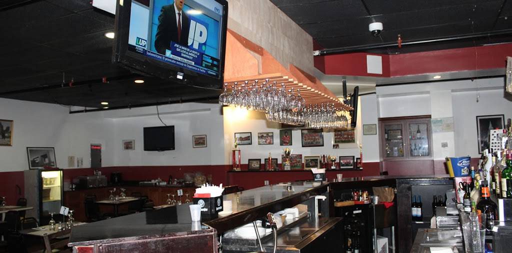 Casa Do Benfica Restaurant | restaurant | 28 Federal Rd, Danbury, CT 06810, USA | 2032050937 OR +1 203-205-0937