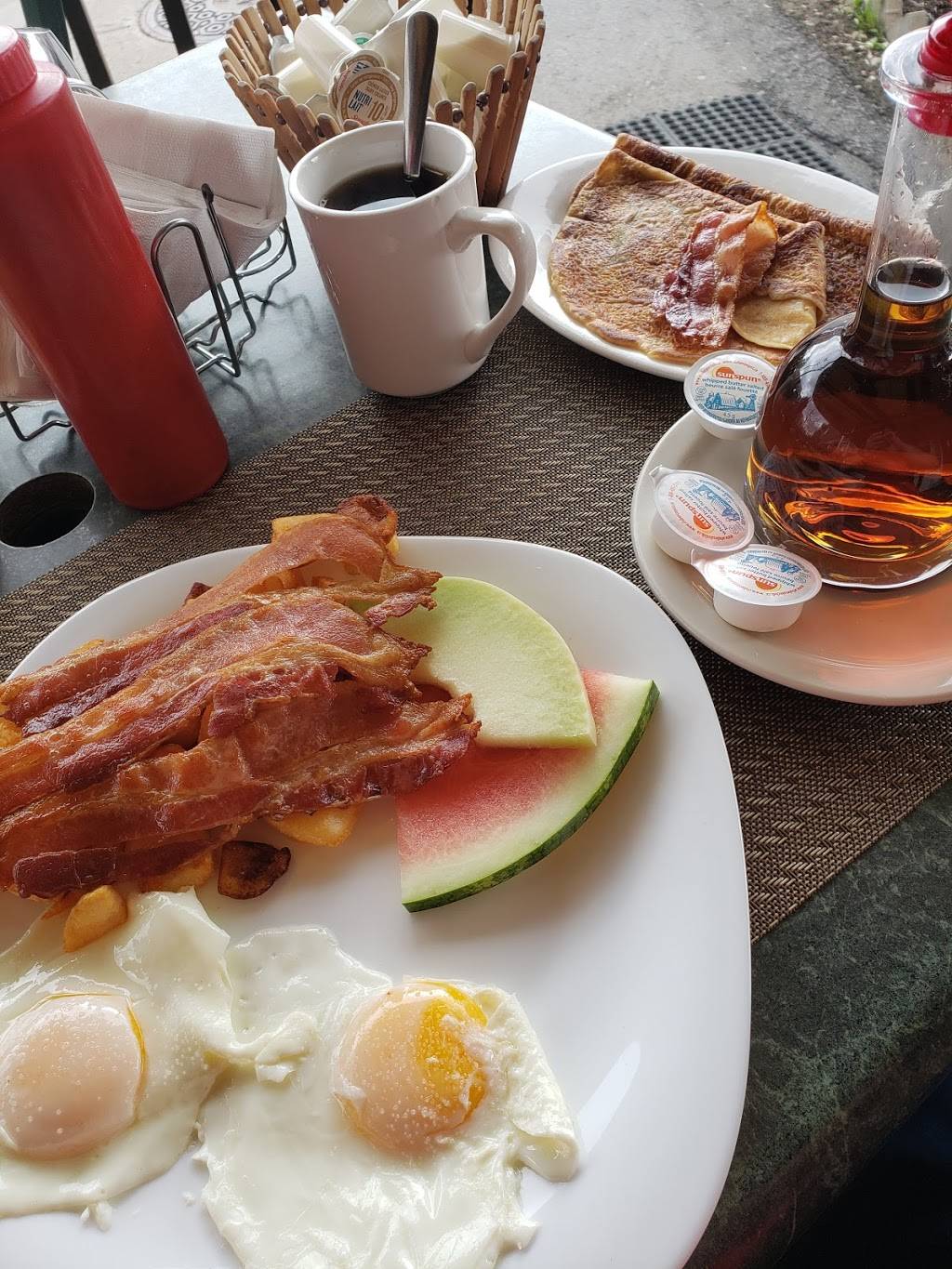 Restaurant Déjeuner La Terrasse | restaurant | 5077 Av Bannantyne, Verdun, QC H4G 1G2, Canada | 5147687555 OR +1 514-768-7555