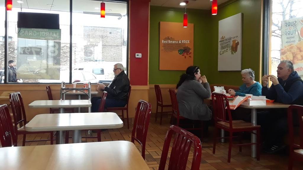 Popeyes Louisiana Kitchen | restaurant | 5248 W Belmont Ave, Chicago, IL 60641, USA | 7736852204 OR +1 773-685-2204