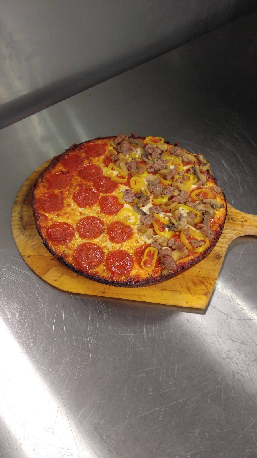 DeTomasos Pizzeria | restaurant | 120 Phoenix Mills Plaza, Victor, NY 14564, USA | 5853988806 OR +1 585-398-8806