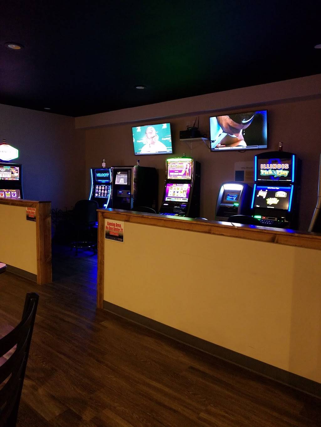 Crawfords Pizza & Pub | restaurant | 170 Debby Dr, Mt Zion, IL 62549, USA | 2178641691 OR +1 217-864-1691