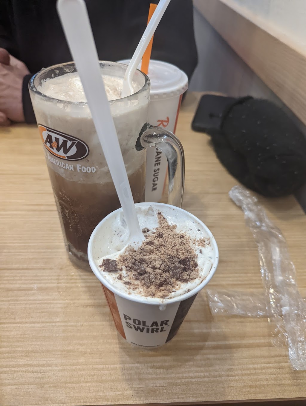 A&W Restaurant | restaurant | 6640 N Viewpoint Dr, Prescott Valley, AZ 86315, USA | 9283508132 OR +1 928-350-8132