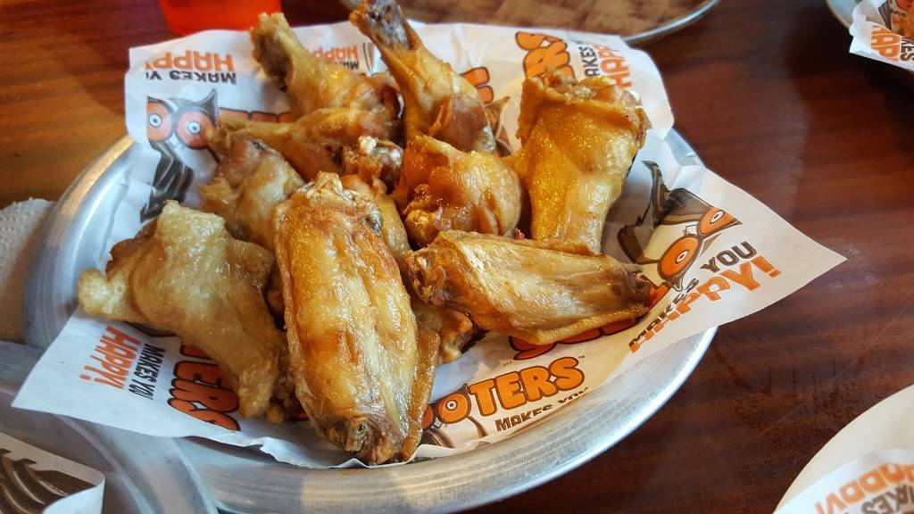 Hooters | restaurant | 725 N Milliken Ave, Ontario, CA 91764, USA | 9099892209 OR +1 909-989-2209