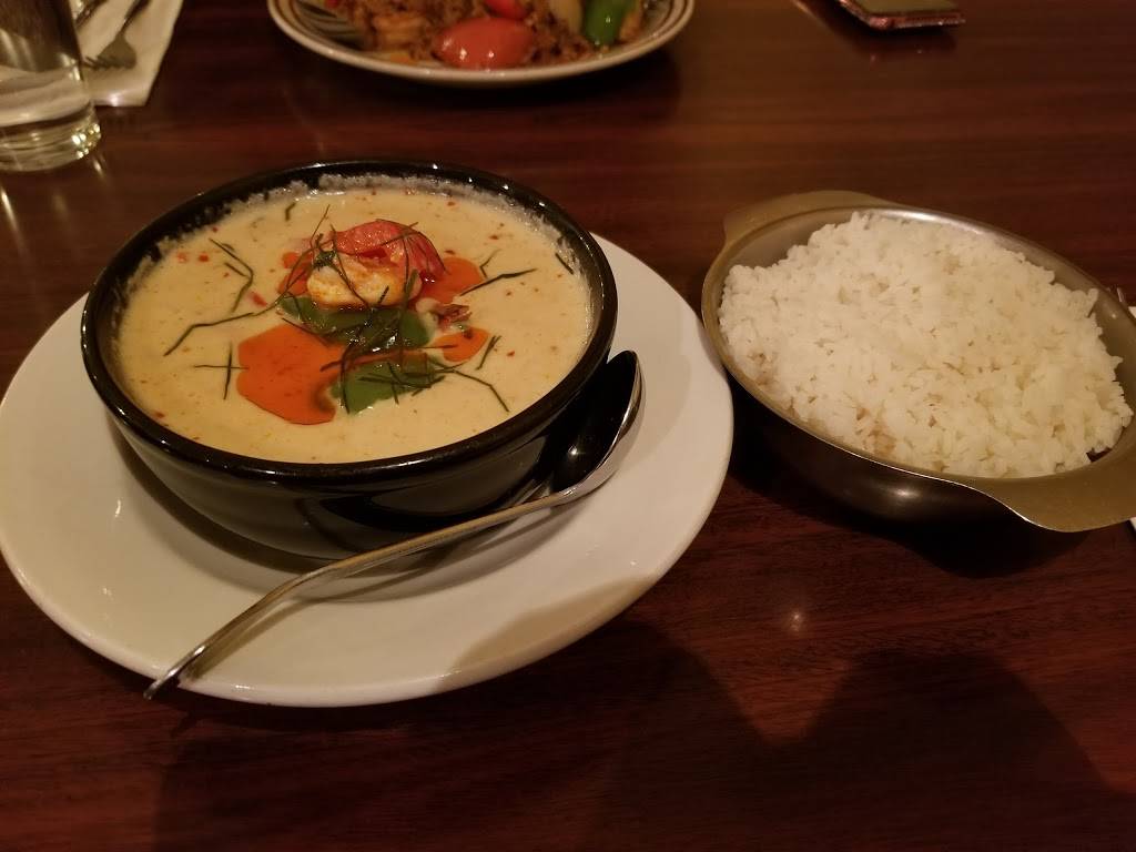 Supons Thai Kitchen | restaurant | 111 N Samish Way, Bellingham, WA 98225, USA | 3606764102 OR +1 360-676-4102