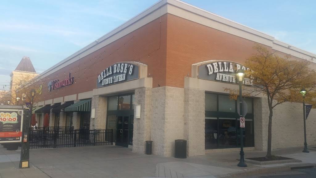 Della Roses Avenue Tavern | restaurant | 8153 Honeygo Blvd, Baltimore, MD 21236, USA | 4109338861 OR +1 410-933-8861