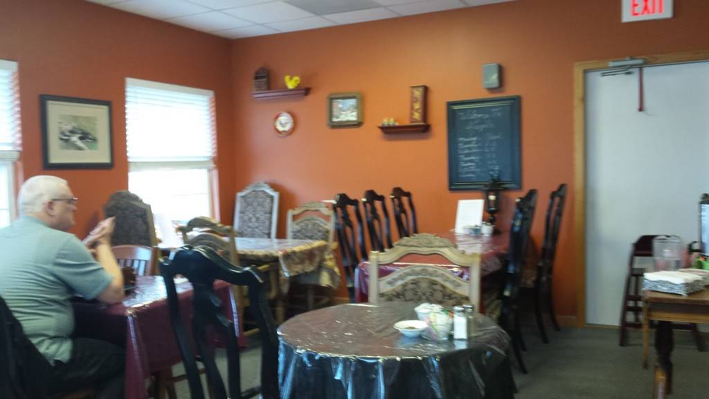 Hazels Diner | restaurant | 9906 Main St, Hebron, IL 60034, USA | 8156482910 OR +1 815-648-2910