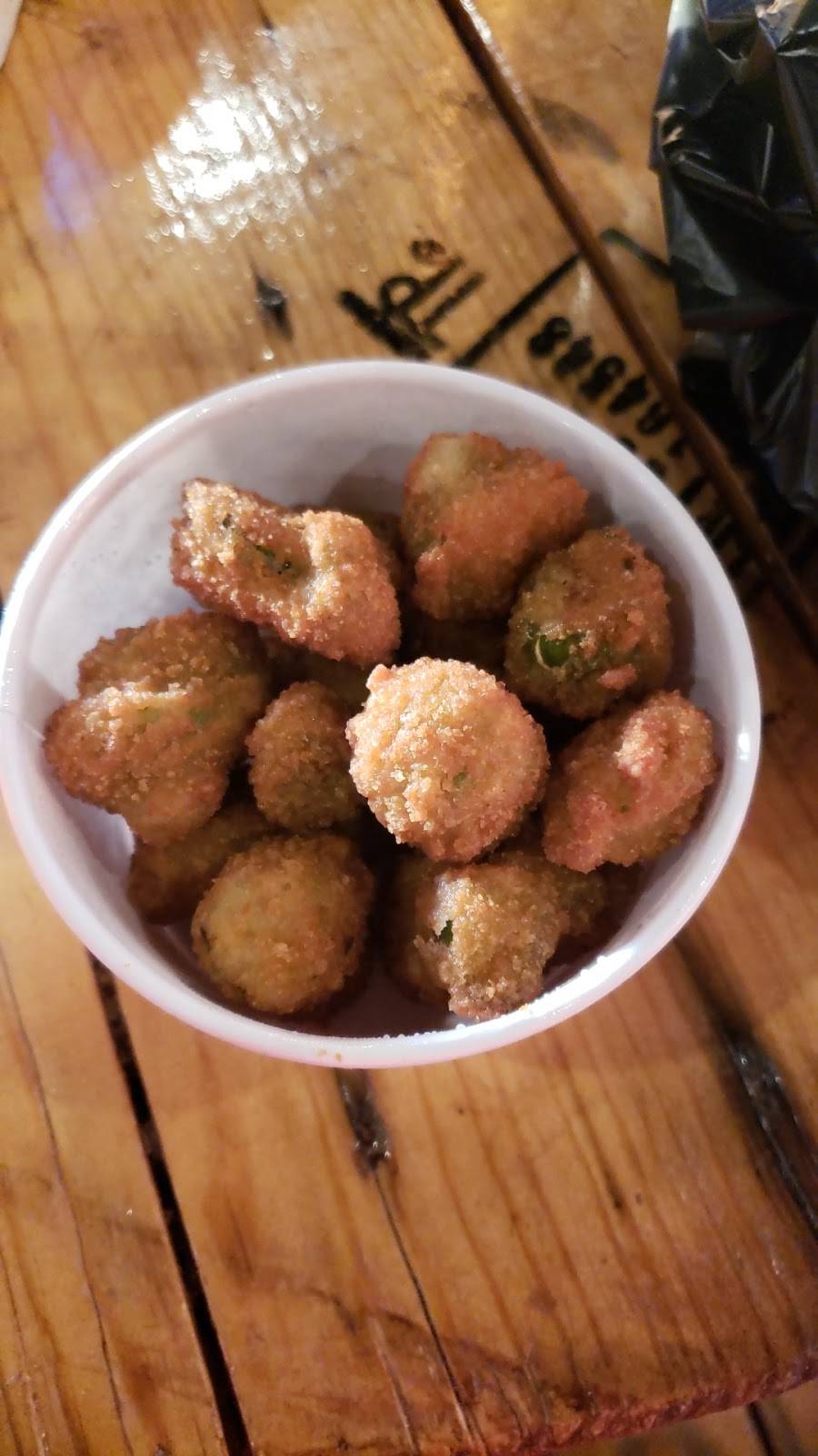 Big Bs Texas BBQ | restaurant | 3019 St Rose Pkwy #130, Henderson, NV 89052, USA | 7022606327 OR +1 702-260-6327