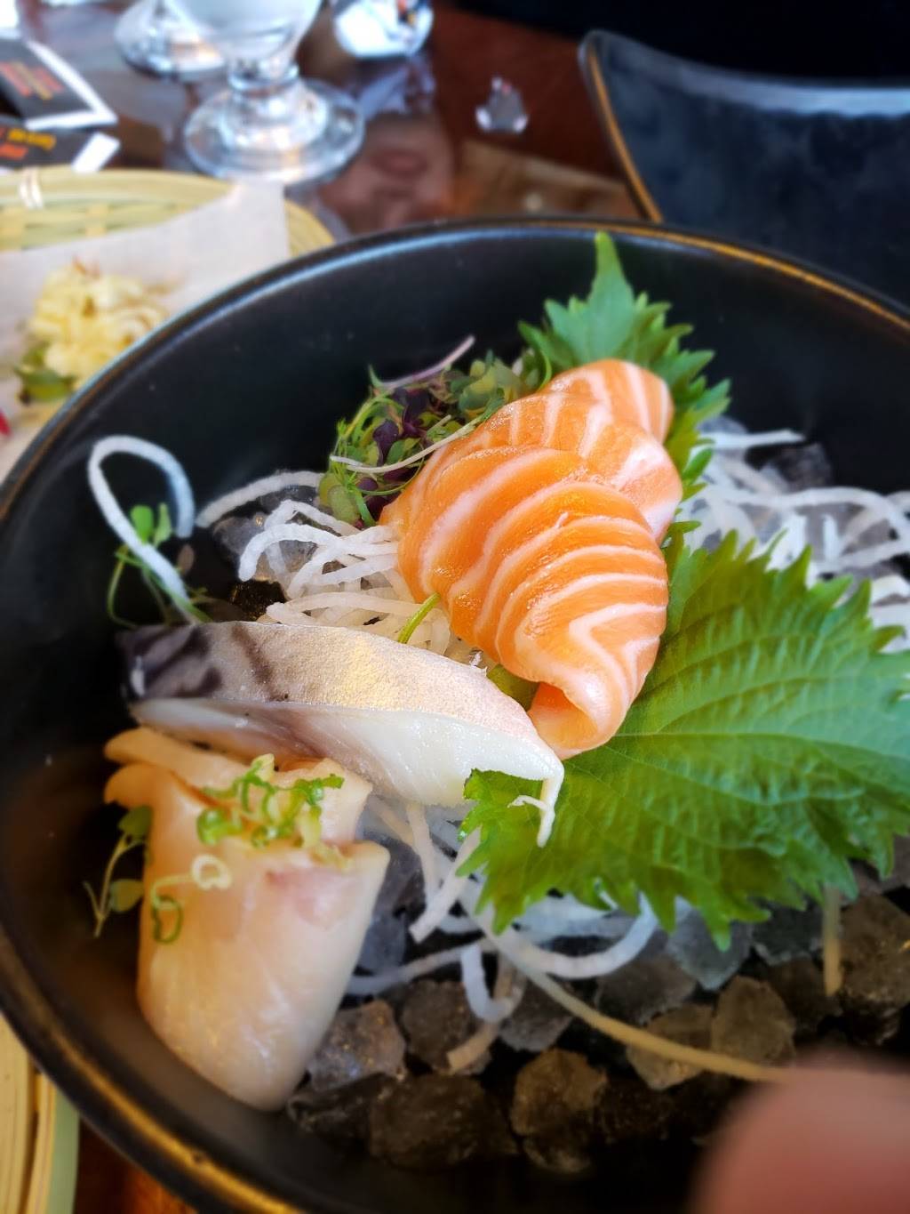 Hob Sushi | restaurant | 2156 N Clybourn Ave, Chicago, IL 60614, USA | 7733608851 OR +1 773-360-8851