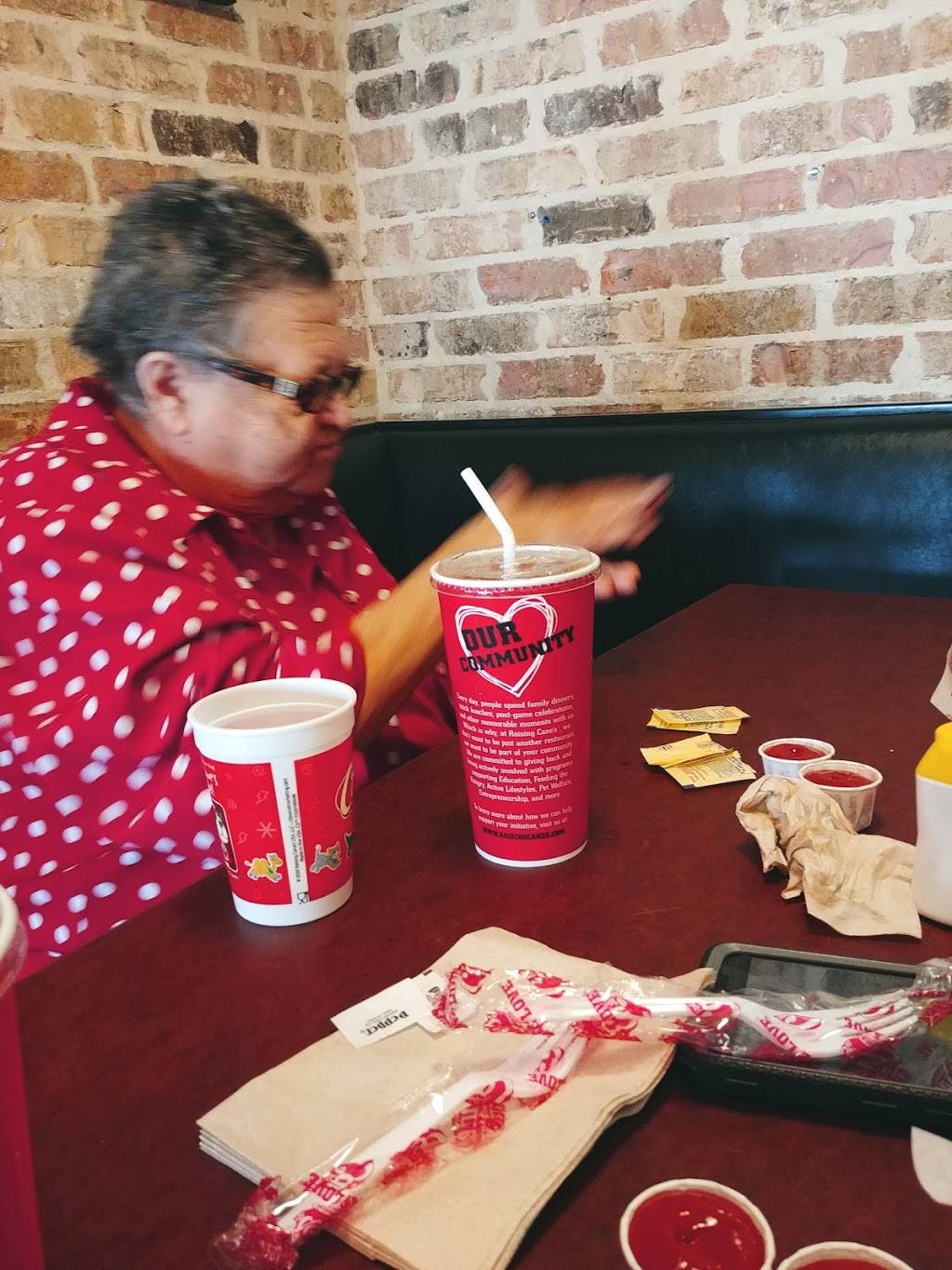 Raising Canes Chicken Fingers | meal takeaway | 2525 S Sherwood Forest Blvd, Baton Rouge, LA 70816, USA | 2252911300 OR +1 225-291-1300