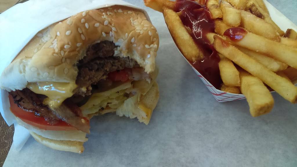 Snax Burgers | restaurant | 202 E Imperial Ave # B, El Segundo, CA 90245, USA | 3106409766 OR +1 310-640-9766