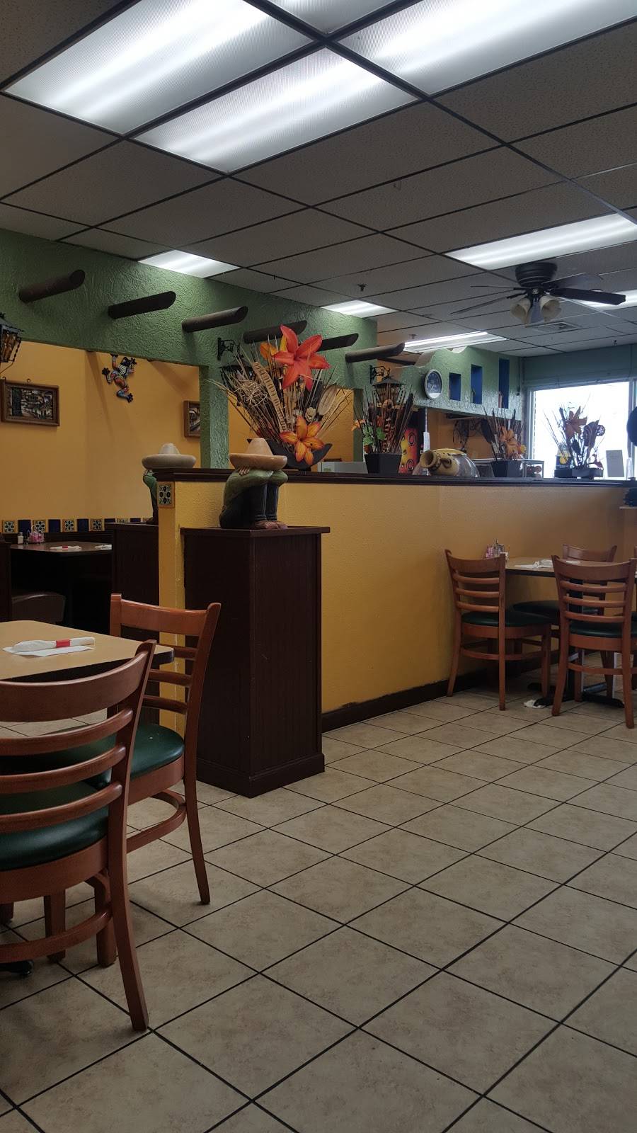 Mi Pueblito Mexican Restaurant | restaurant | 2123 Malcolm Ave, Newport, AR 72112, USA | 8705232278 OR +1 870-523-2278