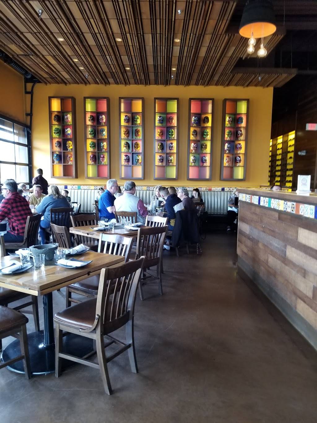 Mago Grill & Cantina | restaurant | 100 W Higgins Rd M-05, South Barrington, IL 60010, USA | 8478444400 OR +1 847-844-4400