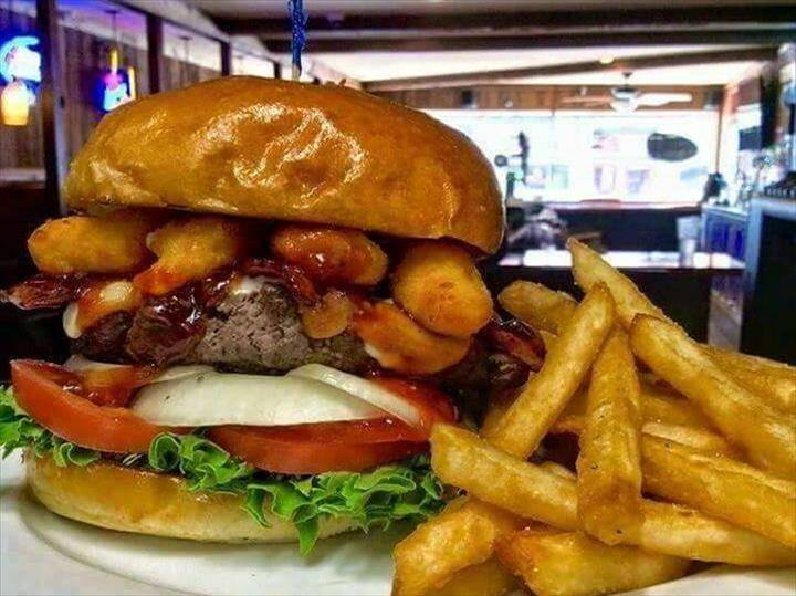 Small Town Saloon | restaurant | 111 N Main St, Elizabeth, IL 61028, USA | 8158589111 OR +1 815-858-9111