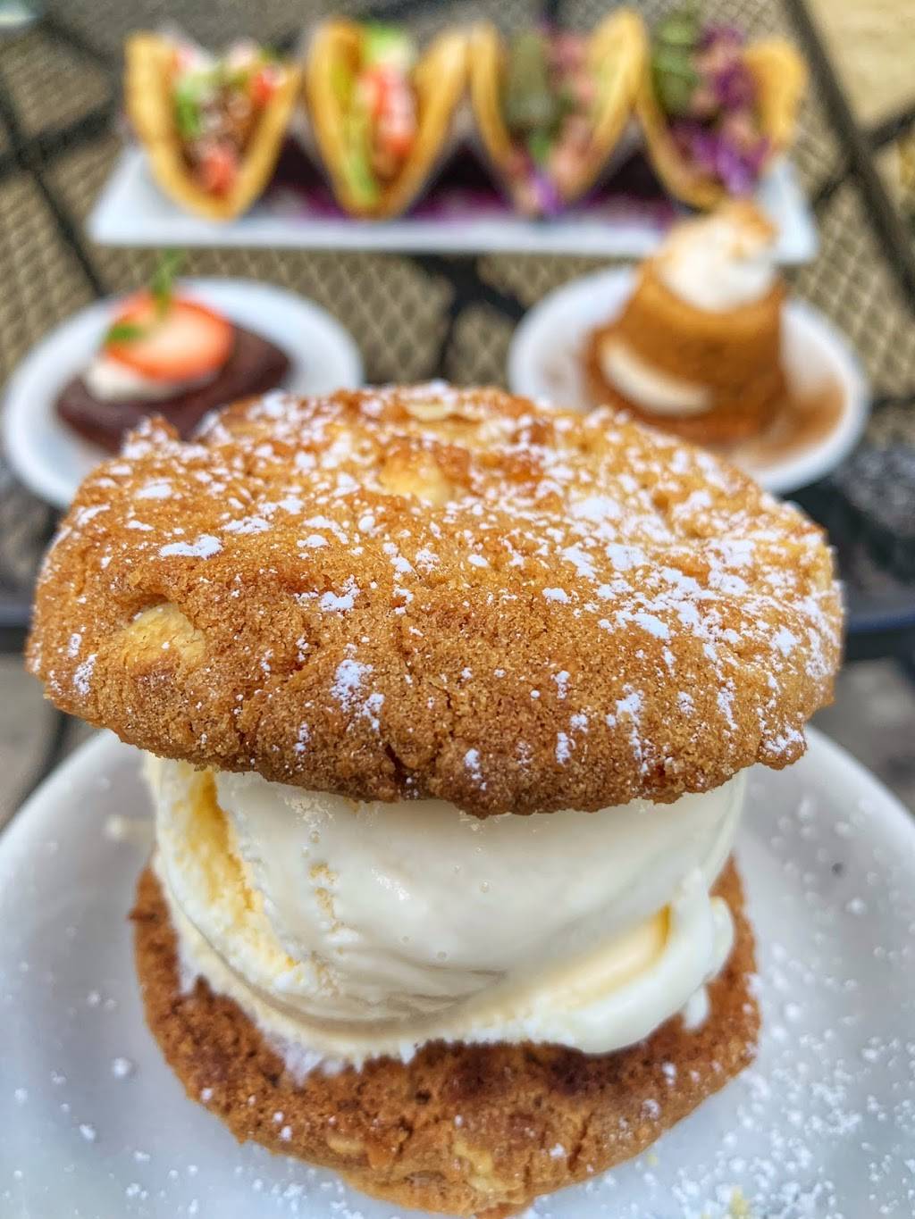 Velmas Cafe | restaurant | 13215 Paramount Blvd, South Gate, CA 90280, USA | 5623632575 OR +1 562-363-2575