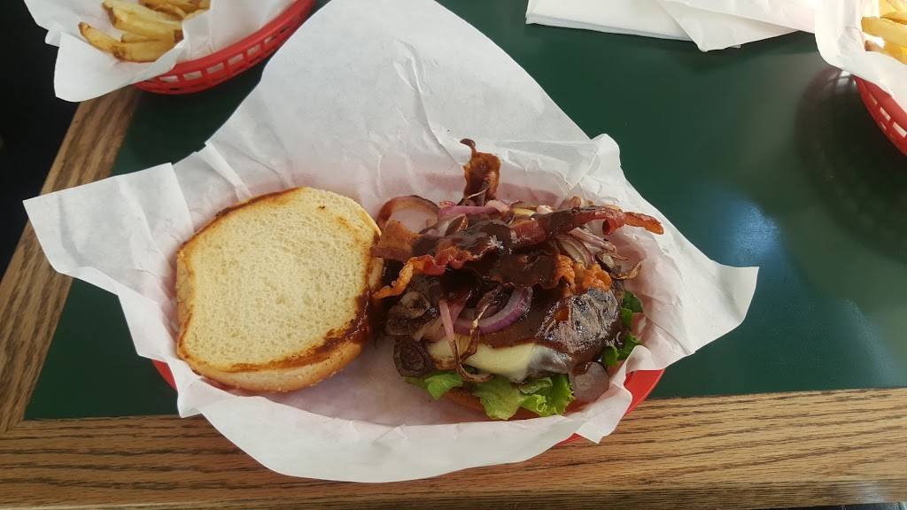 Brothers Burgers | restaurant | 20655 Soledad Canyon Rd, Santa Clarita, CA 91351, USA | 6612999278 OR +1 661-299-9278