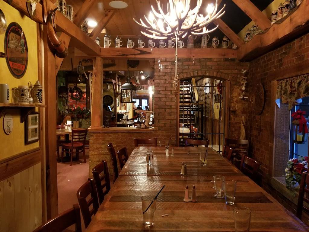 The Village Lanterne | restaurant | 155 N Wellwood Ave, Lindenhurst, NY 11757, USA | 6312251690 OR +1 631-225-1690