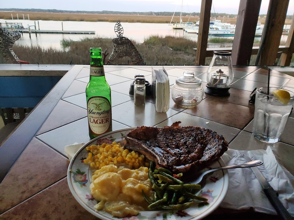 The Fillin Station | restaurant | 57 Sea Island Pkwy, Beaufort, SC 29907, USA | 8435220230 OR +1 843-522-0230