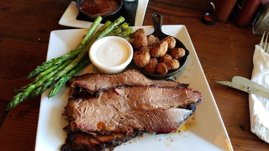 Smokehouse on Main | restaurant | 24255 Main St, Santa Clarita, CA 91321, USA | 6618884585 OR +1 661-888-4585