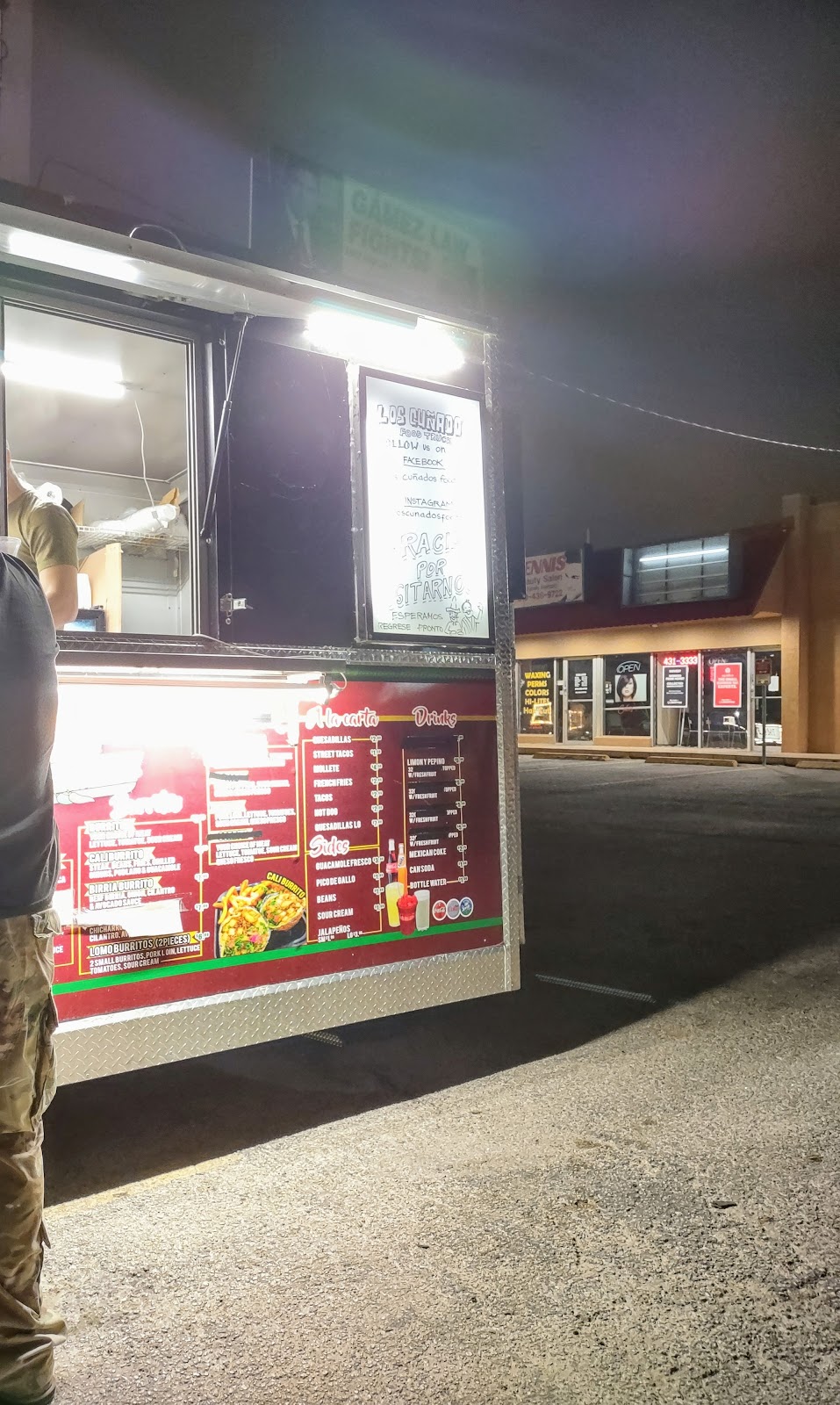 Los cuñados | restaurant | 4211 Cesar Chavez Rd, San Juan, TX 78589, USA | 9565582903 OR +1 956-558-2903